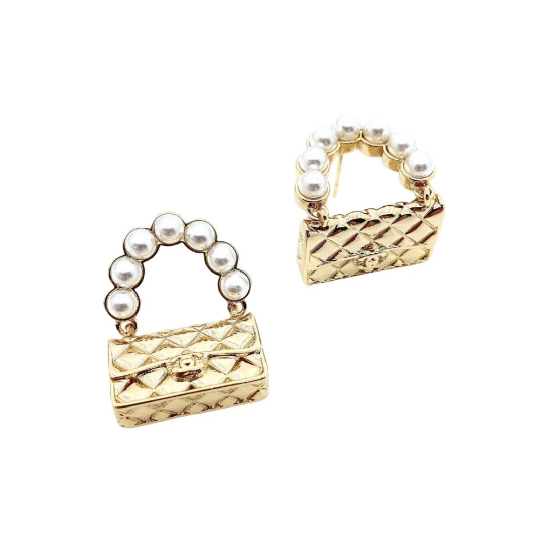 CCE182 Metal gold bag and pearls with CC logo earring - ccjewelryacc