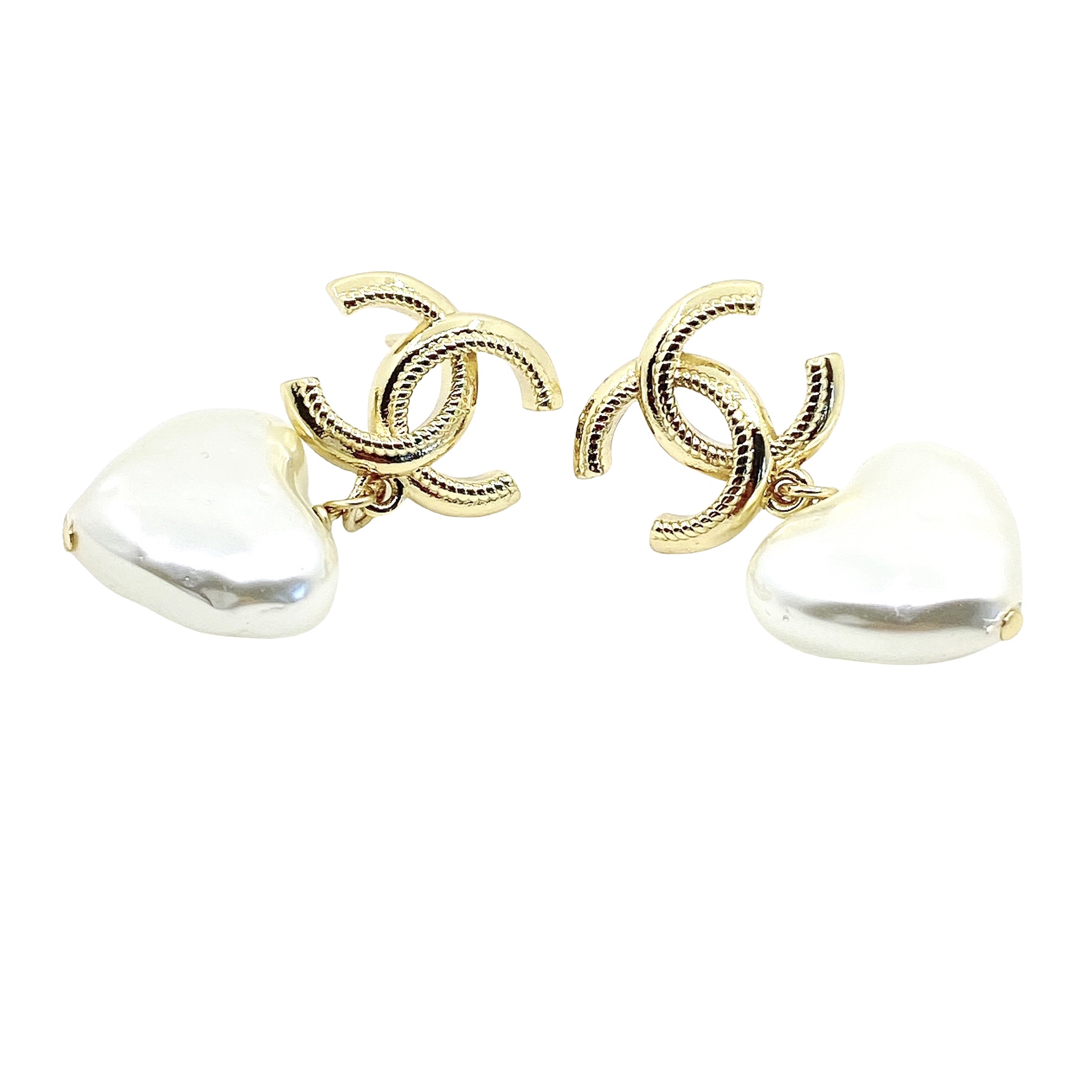 CCE061 White resin heart with CC logo earring - ccjewelryacc