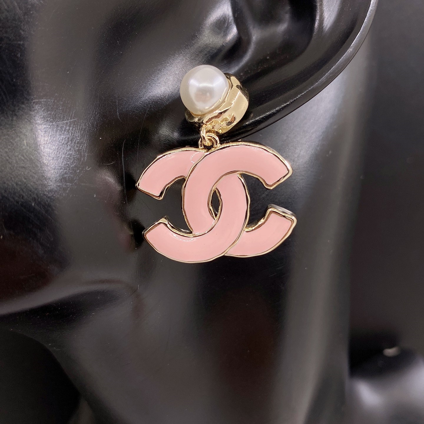 CCE309 Black/ Pink enamel CC logo drop Earring - ccjewelryacc