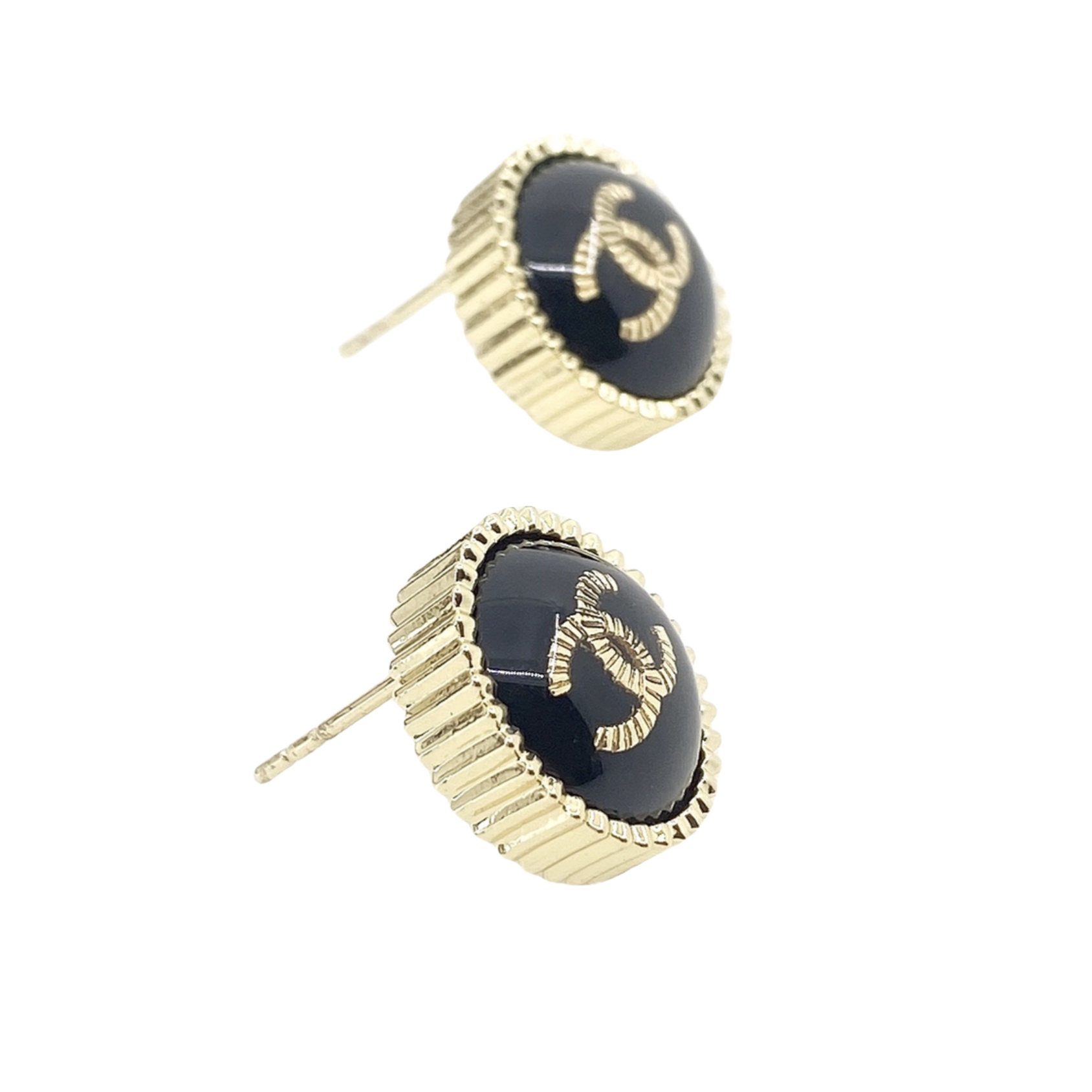 CCE211 Metal Black button with CC logo stud earring - ccjewelryacc