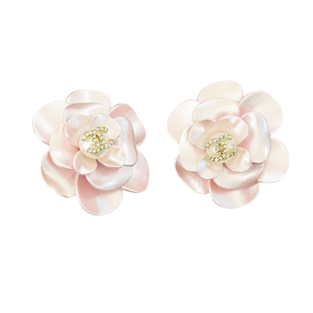 CCE123 Chanel Metal Pink camellia with crystal CC logo stud earring - ccfashionjewelry