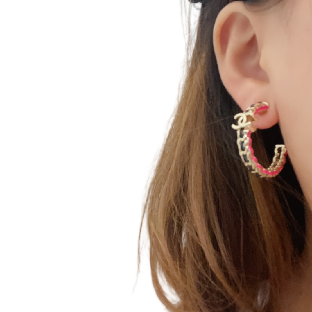 CCE038 Metal black leather with Pink paint CC logo earring - ccjewelryacc