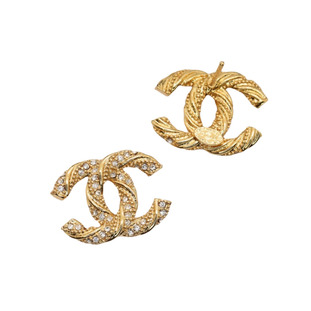 CCE168Z Metal twist with crystal CC logo stud earring - ccjewelryacc