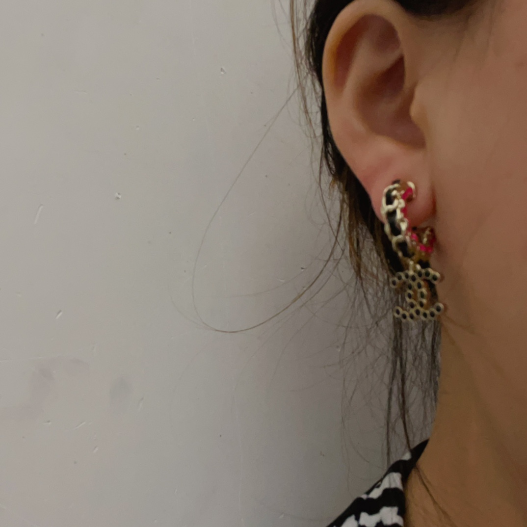 CCE038 Metal black leather with Pink paint CC logo earring - ccjewelryacc