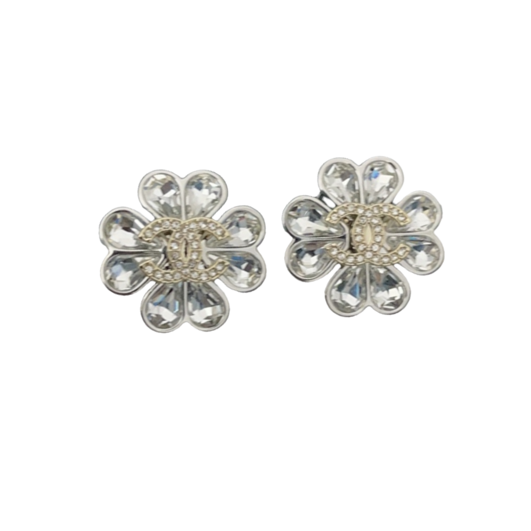 CCE058 Two-Tone Silver and Gold Heart-Shaped Crystal Four-Leaf Clover Stud Earrings - ccjewelryacc