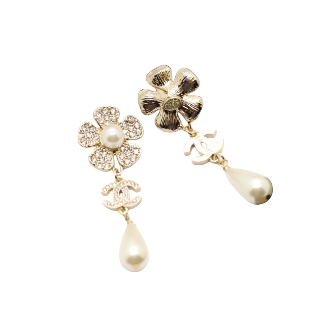 CCE106 Chanel 23s full crystal flower earring - ccjewelryacc