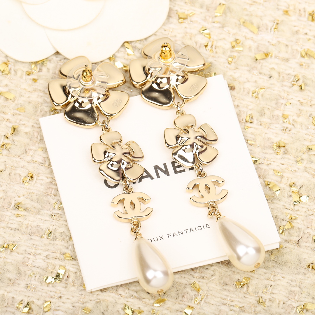 CCE106 Chanel 23s full crystal flower earring - ccjewelryacc