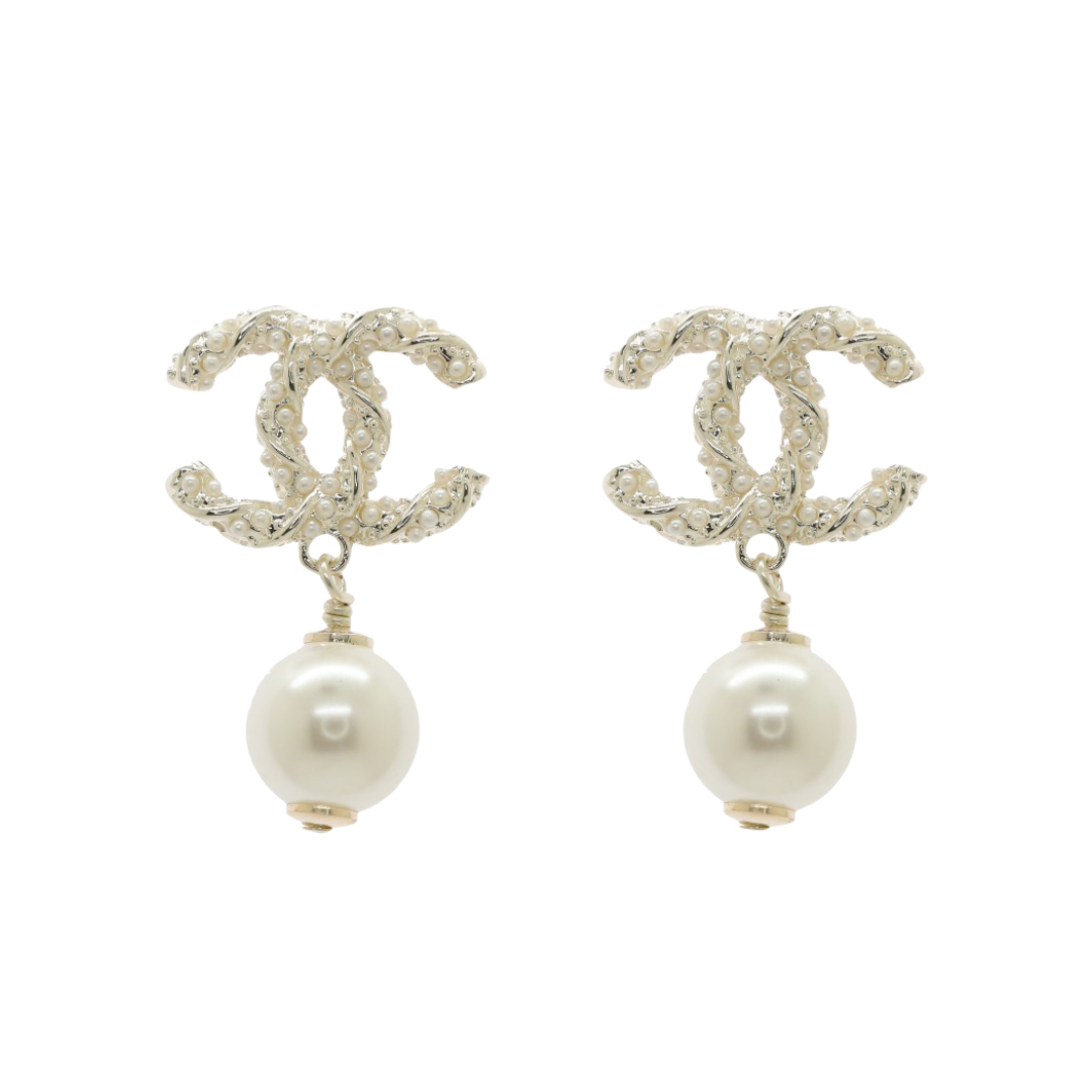 CCE168P Metal twist with pearls CC logo stud earring - ccfashionjewelry