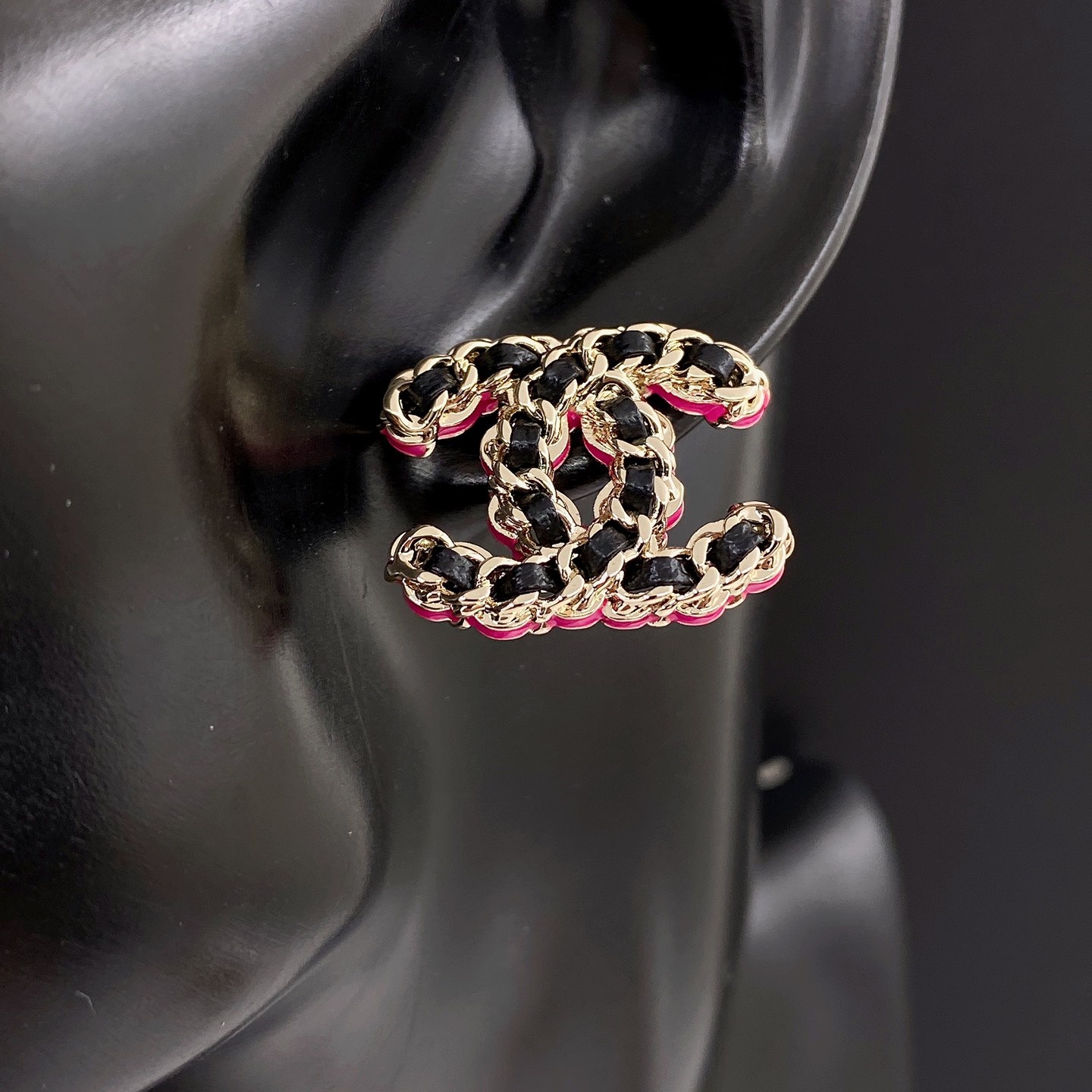 CCE038 Metal black leather with Pink paint CC logo earring - ccjewelryacc