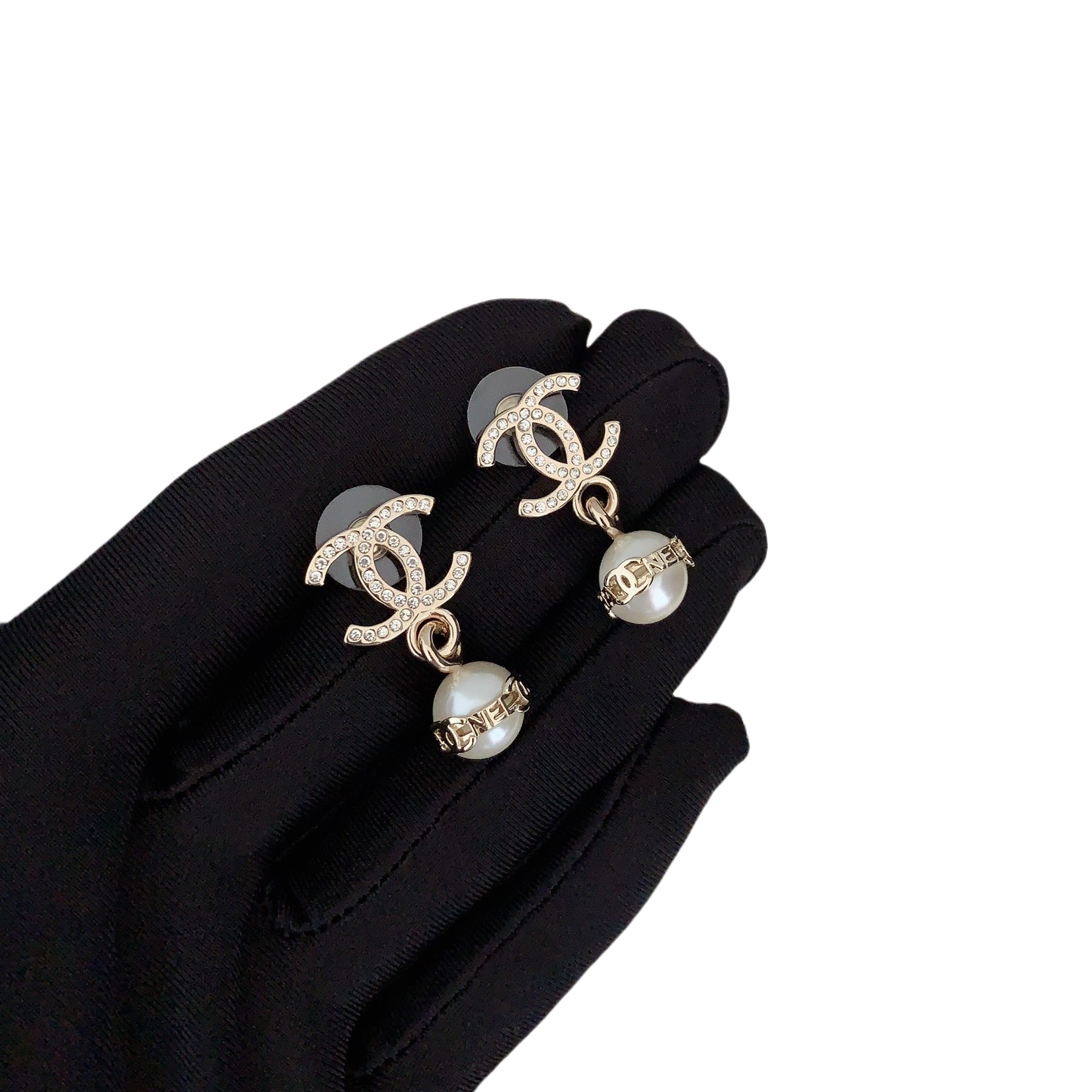 CCE463 Crystal cc logo with pearl drop earring - ccjewelryacc