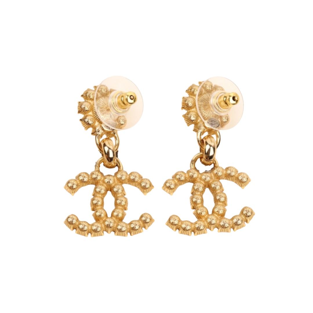 CCE754 Crystal pearl flower with black crystal cc logo drop earring - ccjewelryacc