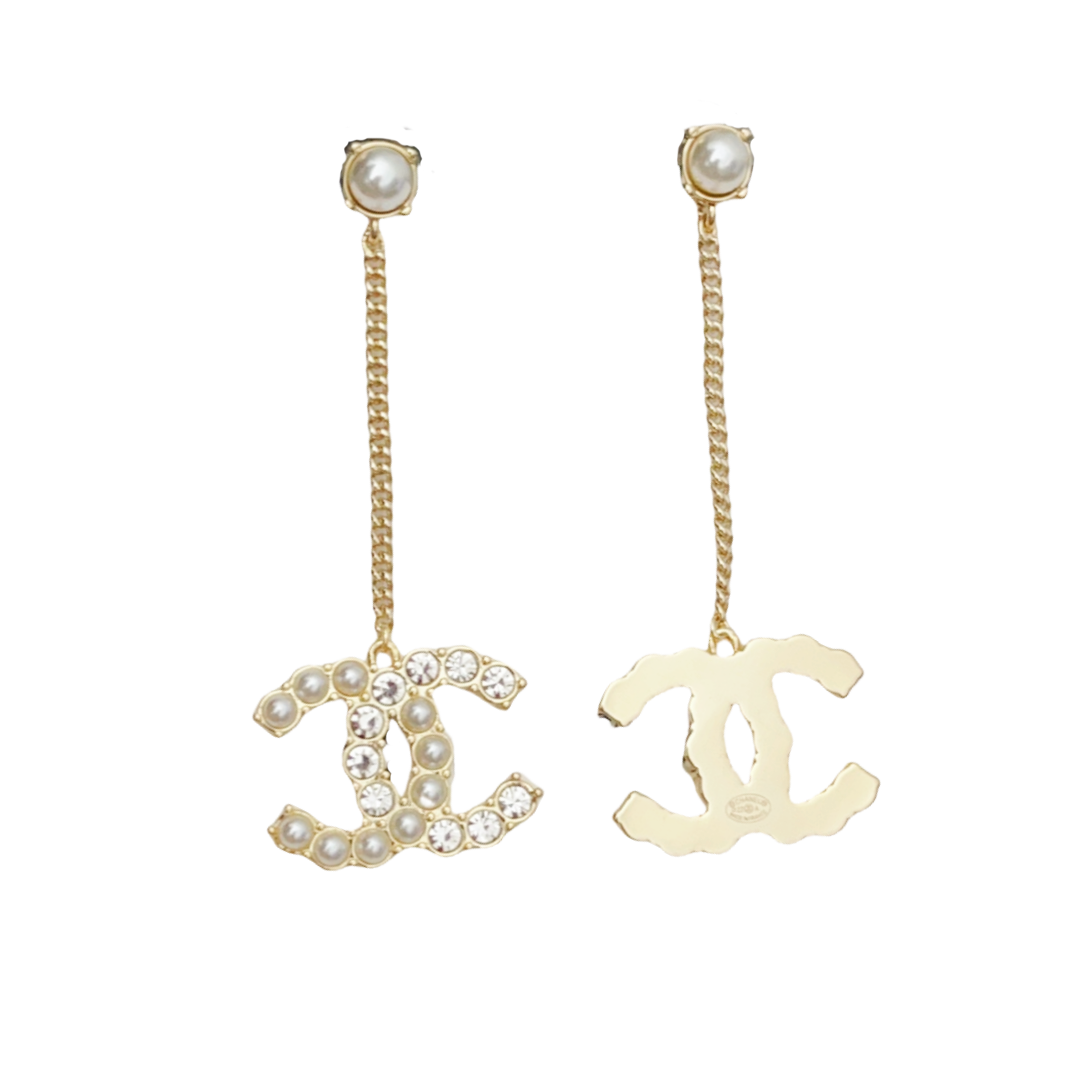CCE070 Crystal and pearl CC logo stud earring - ccjewelryacc
