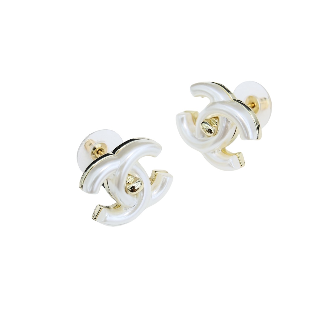 CCE798 White Resin CC Logo stud earrings - ccjewelryacc