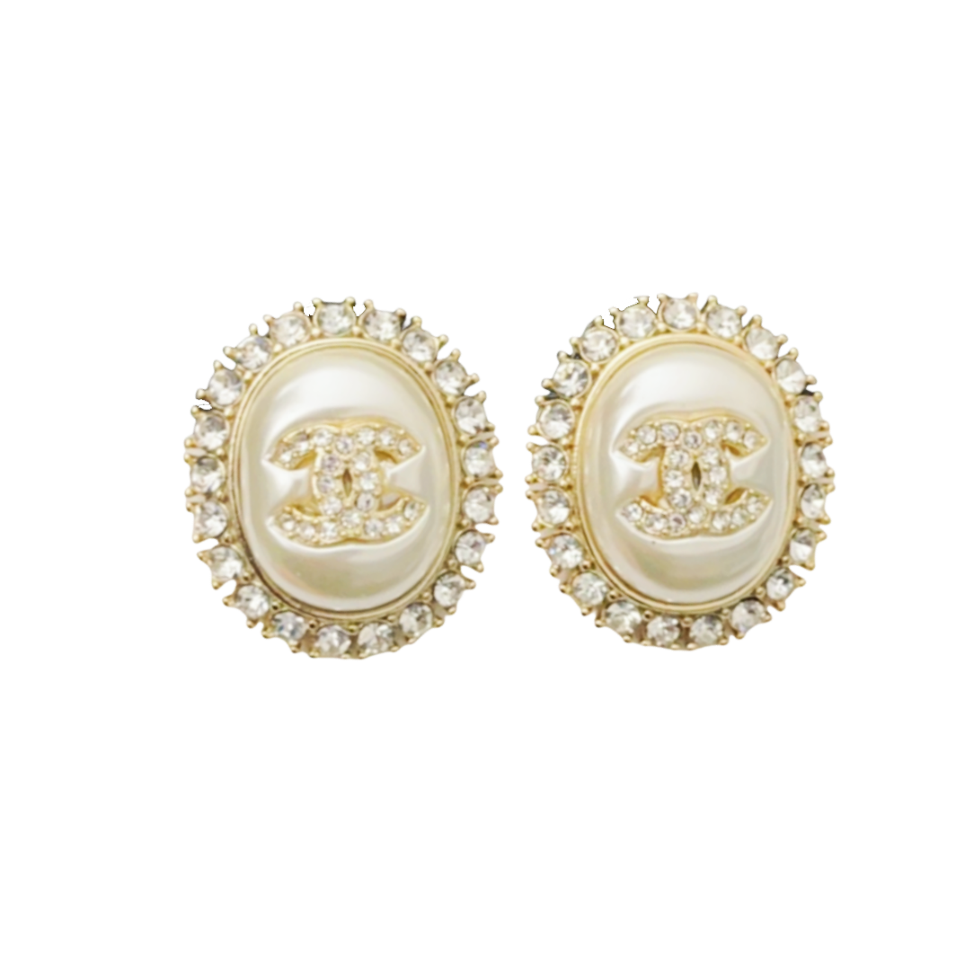 CCE194 Oval Pearl with crystal CC stud earring - ccjewelryacc