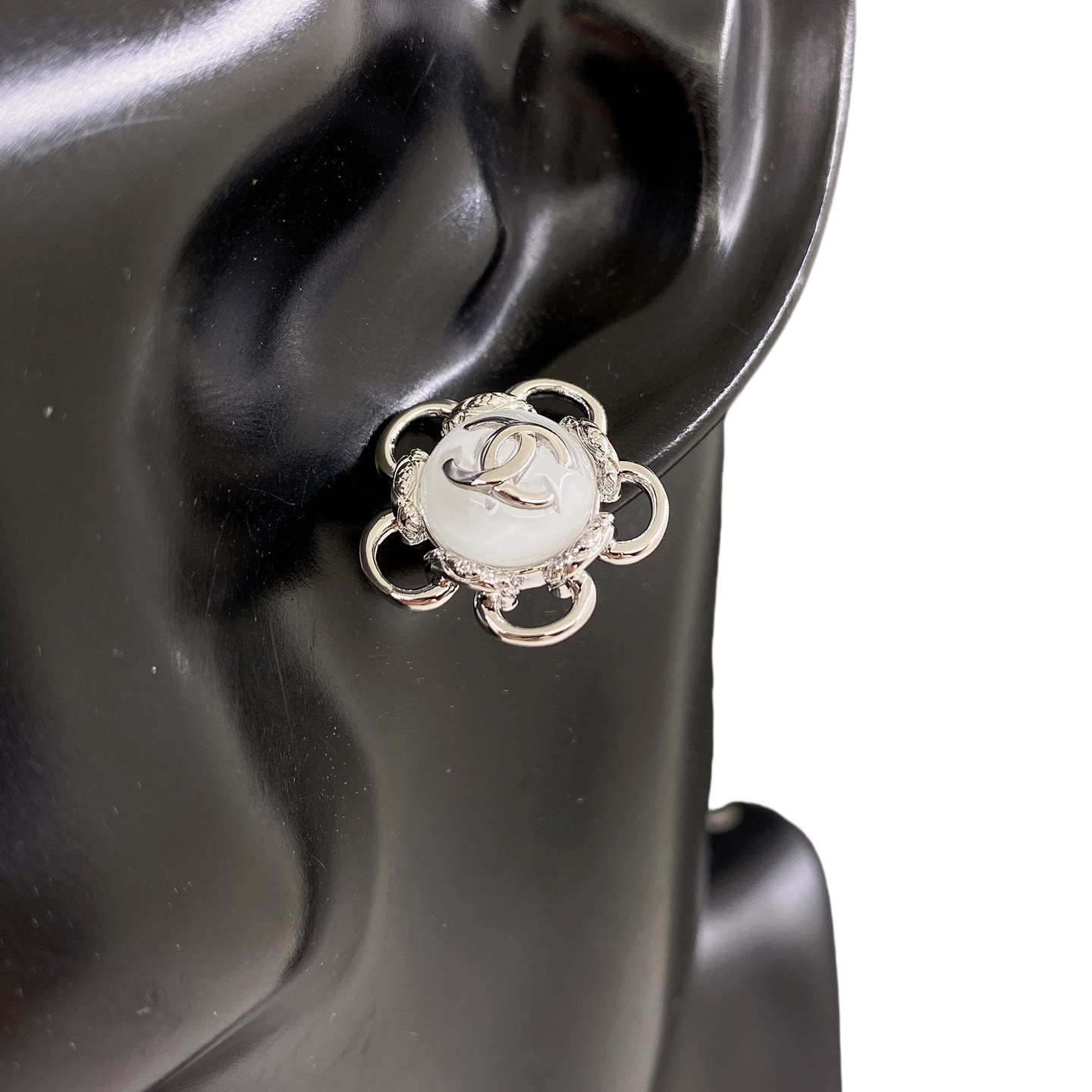 CCE872 24B Pink camellia with cc logo stud earring - ccjewelryacc