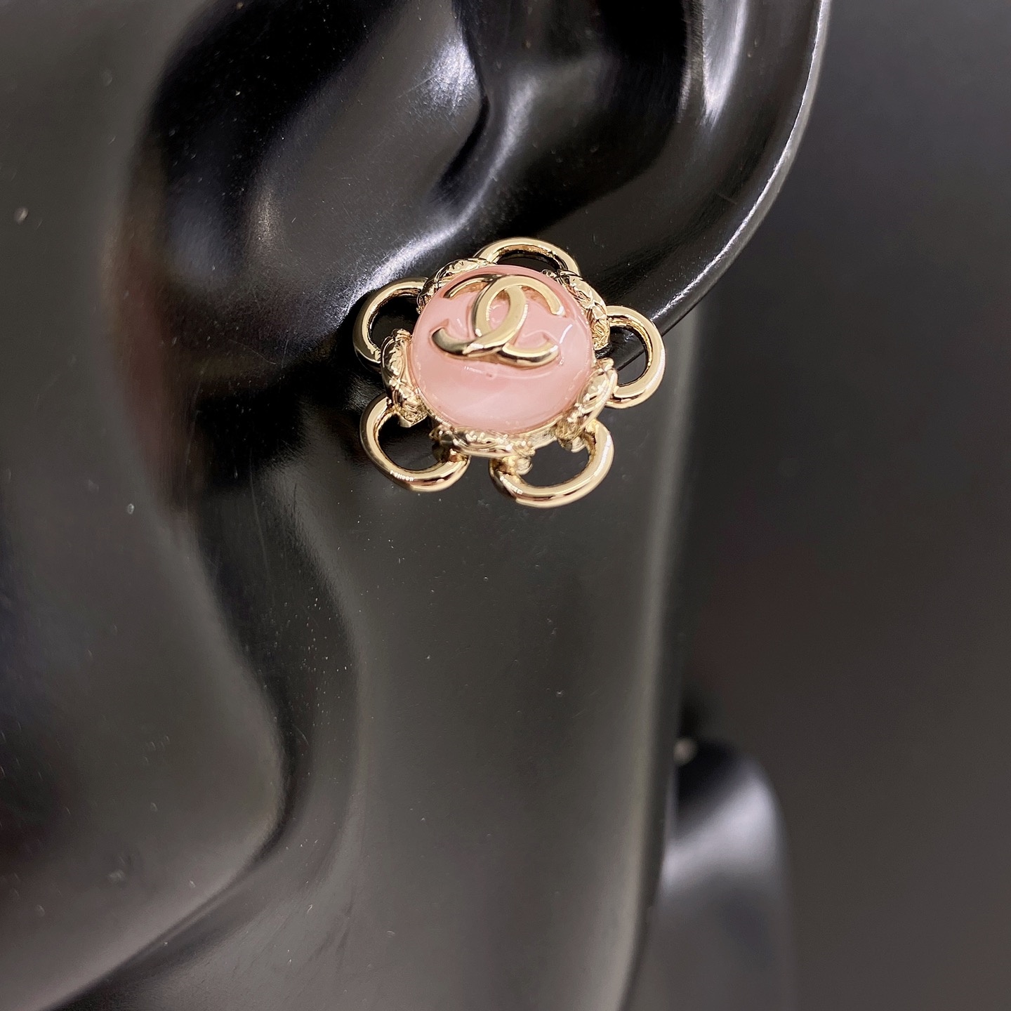 CCE872 24B Pink camellia with cc logo stud earring - ccjewelryacc