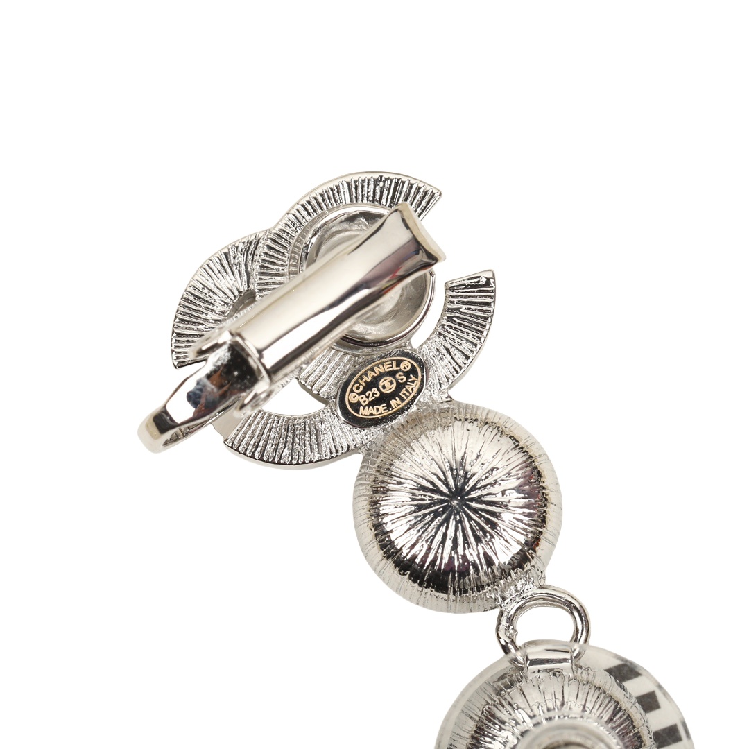 CCE109 Crytal rhinestone tassel cc logo stud earring - ccjewelryacc