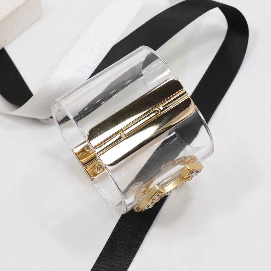 CCS058 CC Acrylic cuff bracelet - ccjewelryacc