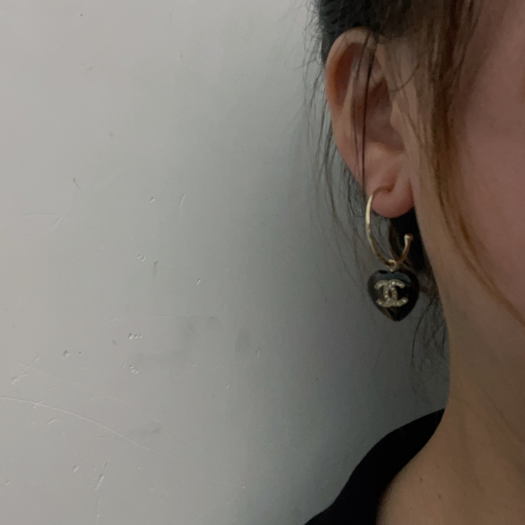 CCE809 Mini Black /white acrylic Heart with crystal cc logo stud earrings - ccjewelryacc