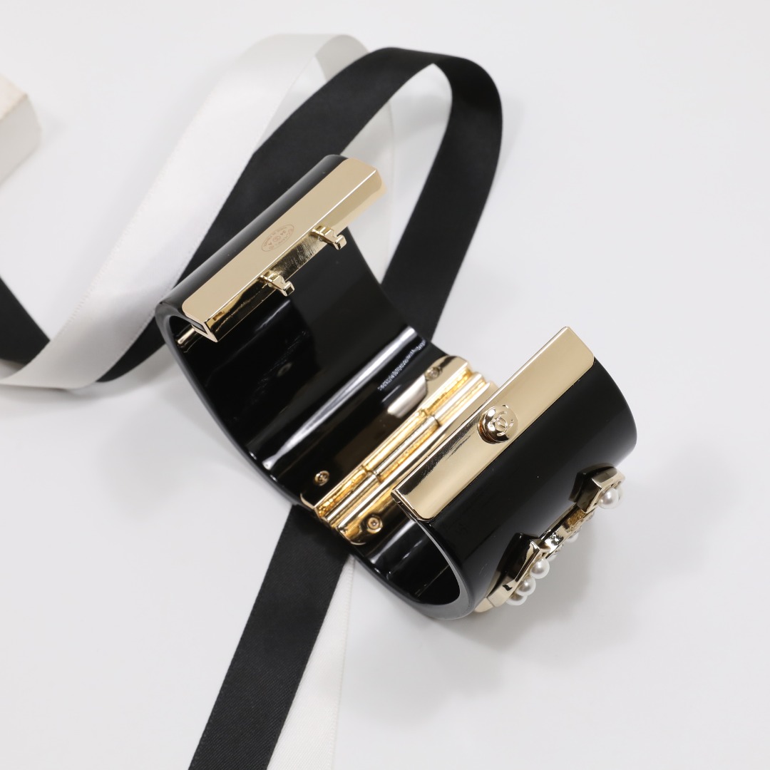 CCS010  CC acrylic cuff Bracelet - ccjewelryacc