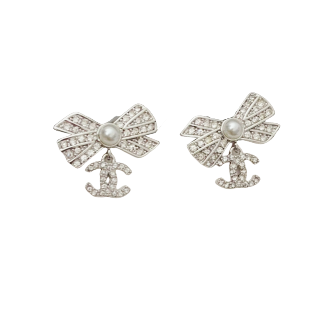 CCE014 Crystal pearl bow earring with CC logo - ccjewelryacc