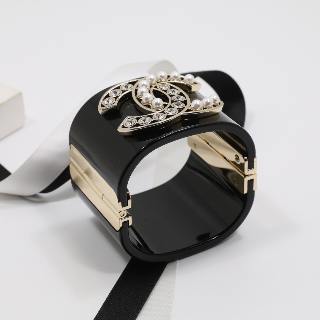 CCS010  CC acrylic cuff Bracelet - ccjewelryacc