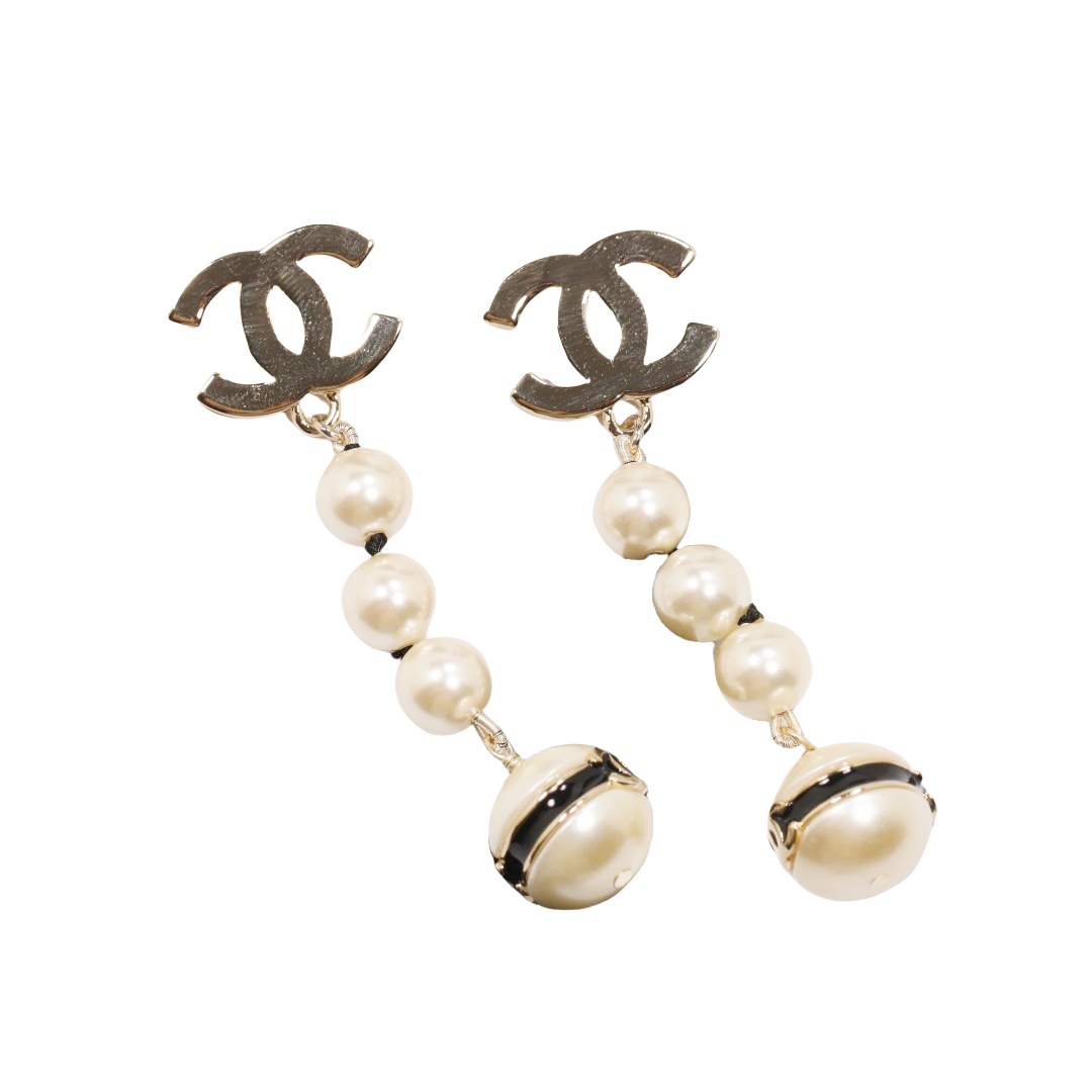 CCE143 Pearl bean black enamel double C earring - ccjewelryacc