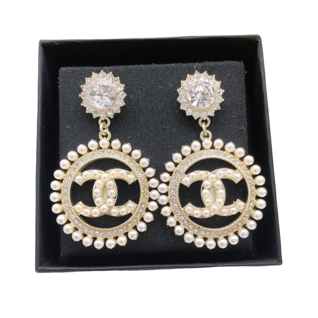 CCE835 Chanel crystal and pearls drop earrings - ccjewelryacc