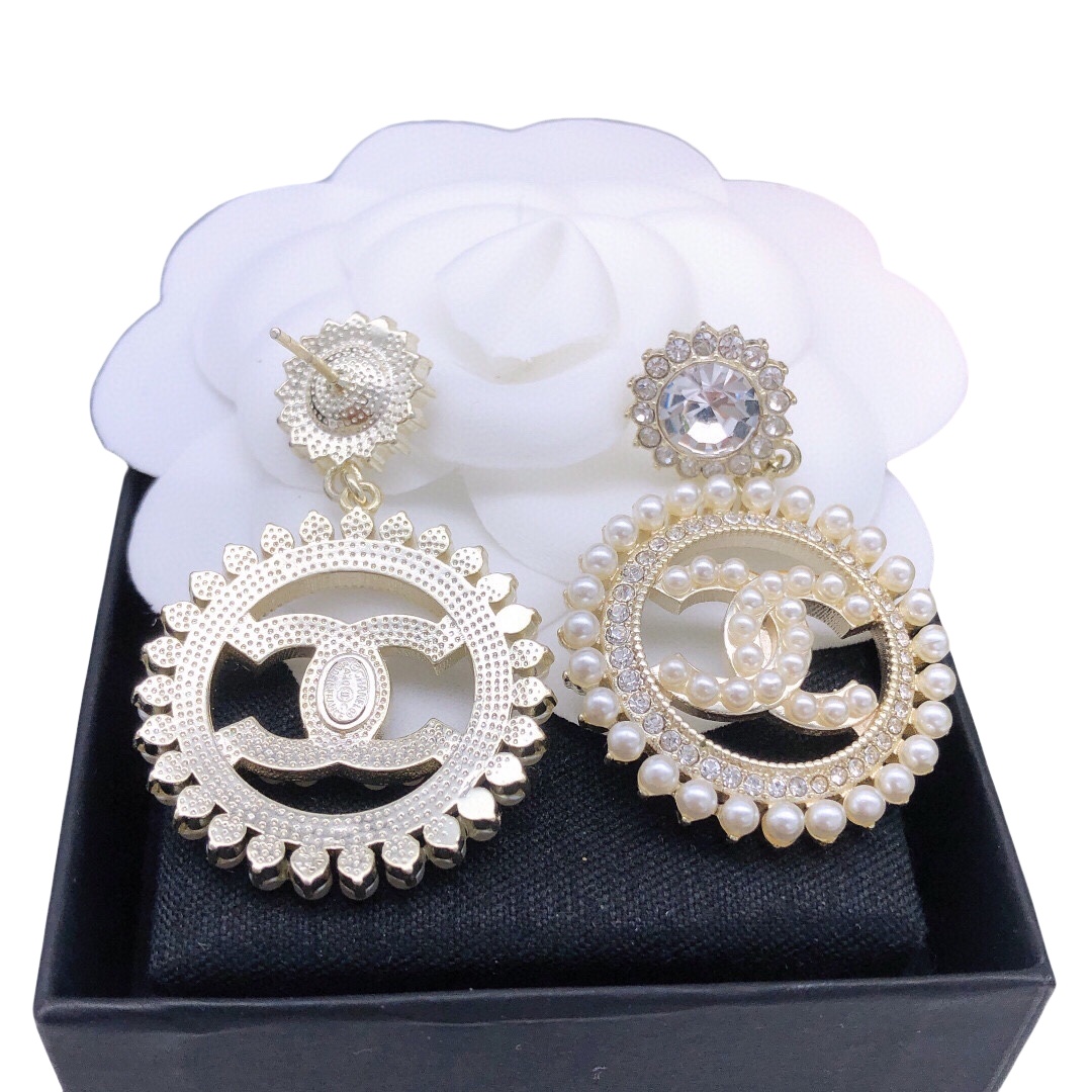 CCE835 Chanel crystal and pearls drop earrings - ccjewelryacc