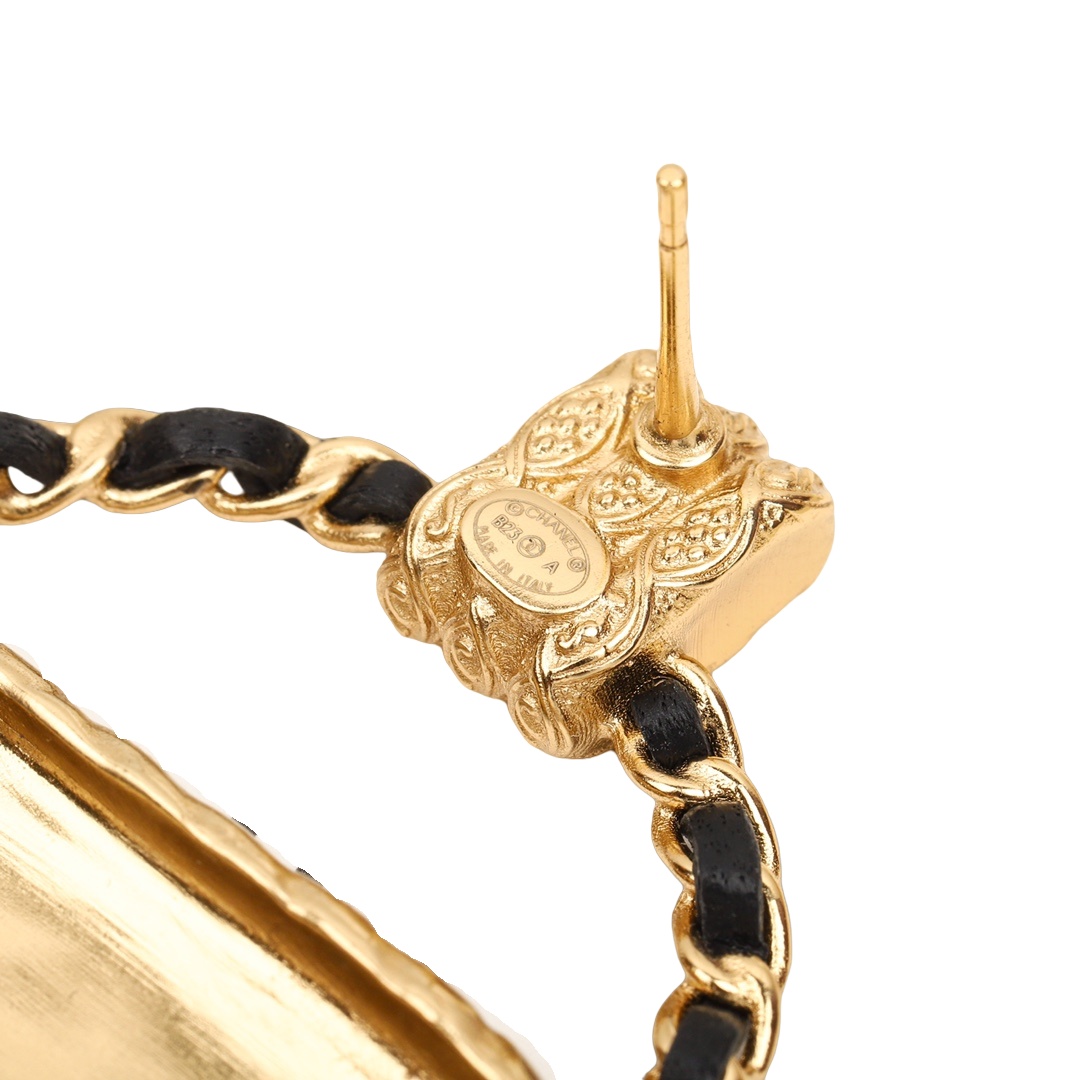 CCE037 Chanel Quilting metal and leater bag stud earring - ccjewelryacc