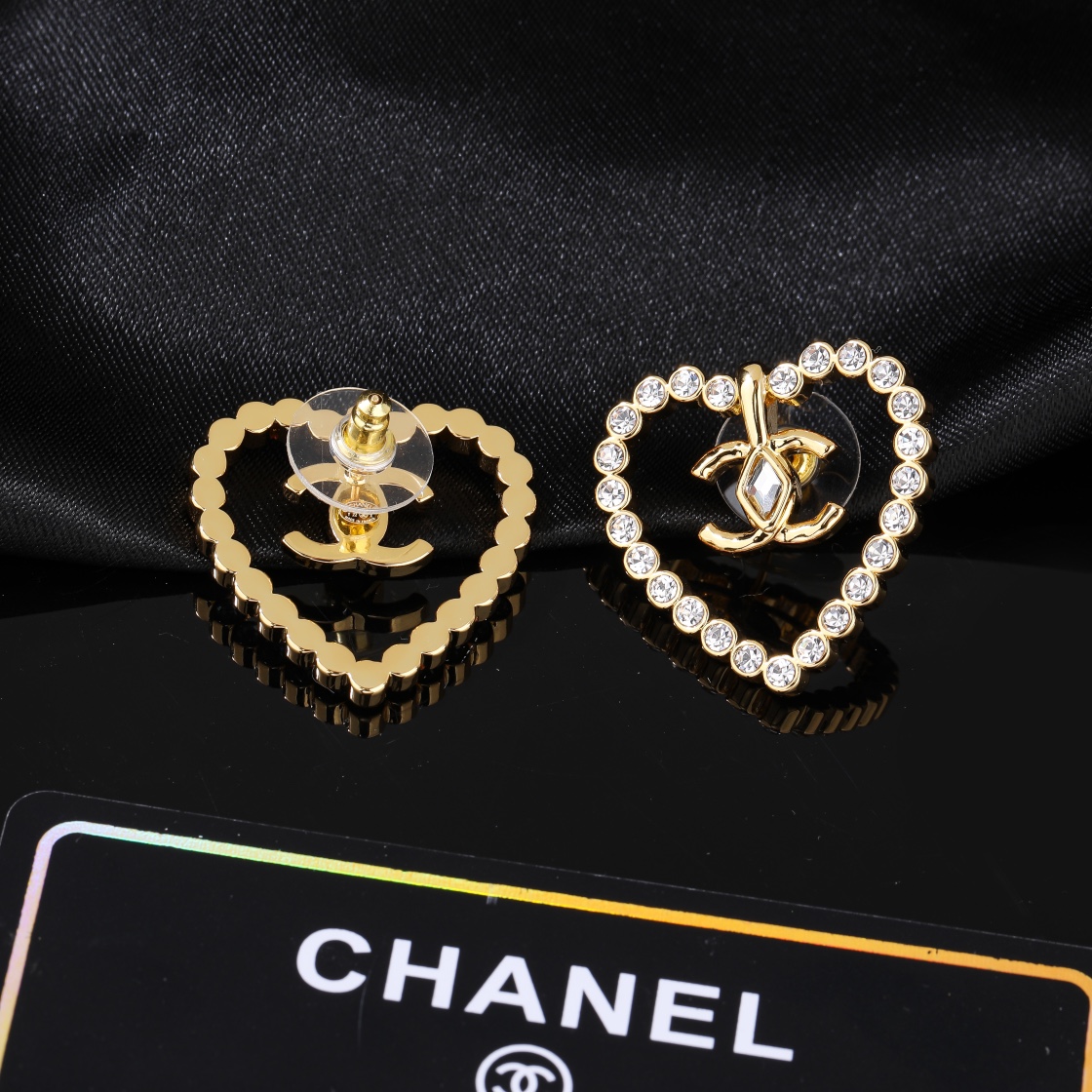 CCE838 Full crystal rhombus/heart CC Logo stud earring - ccjewelryacc