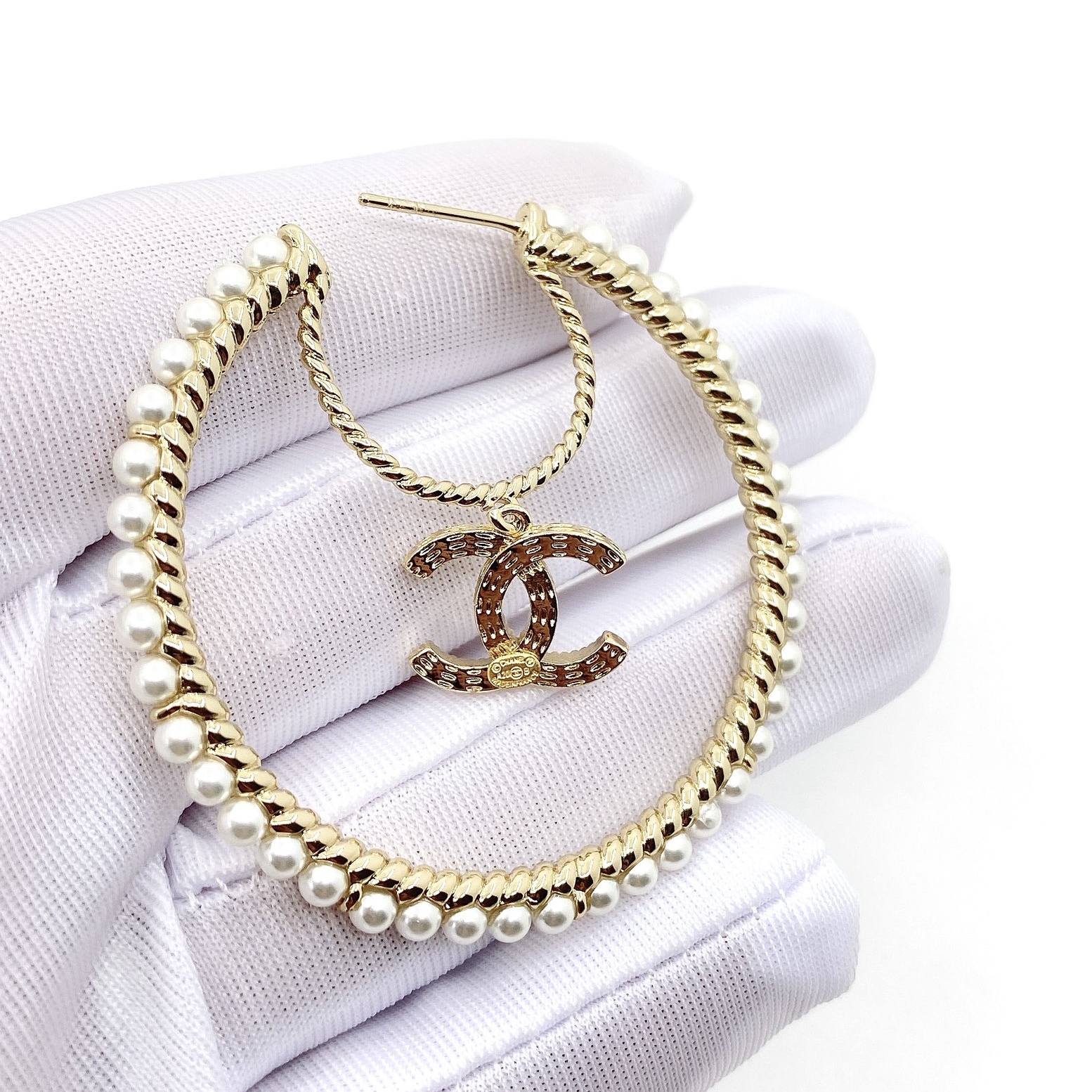 CCE480 Chanel Crystal and pearl hoop earrings - ccjewelryacc