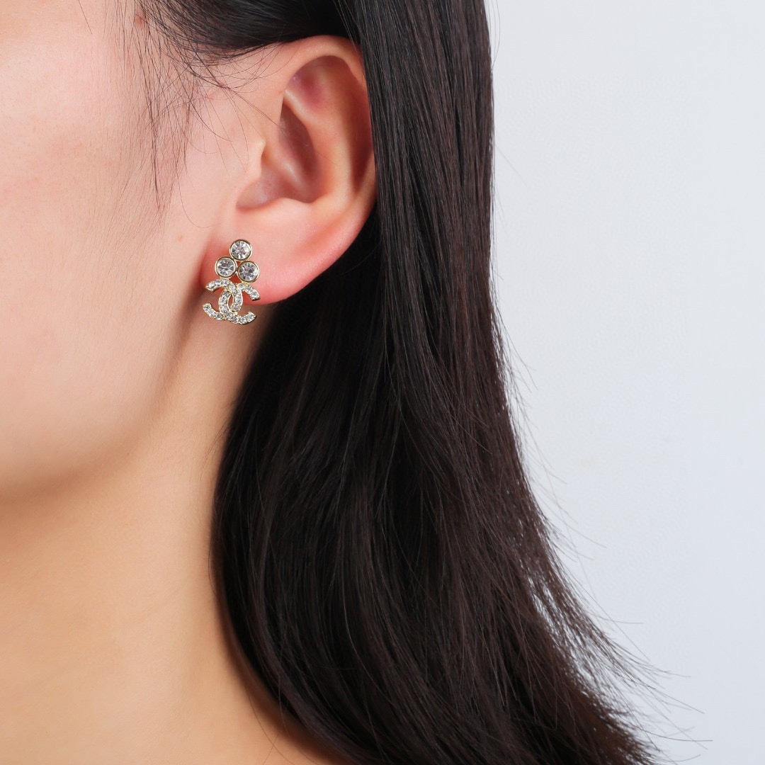 CCE039 Chanel crystal cc logo stud earrings - ccjewelryacc