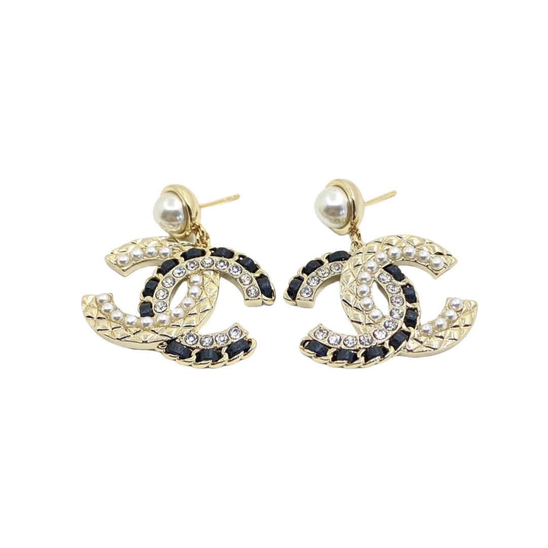 CCE435 Chanel metal leather with crystal and pearl stud earrings - ccjewelryacc