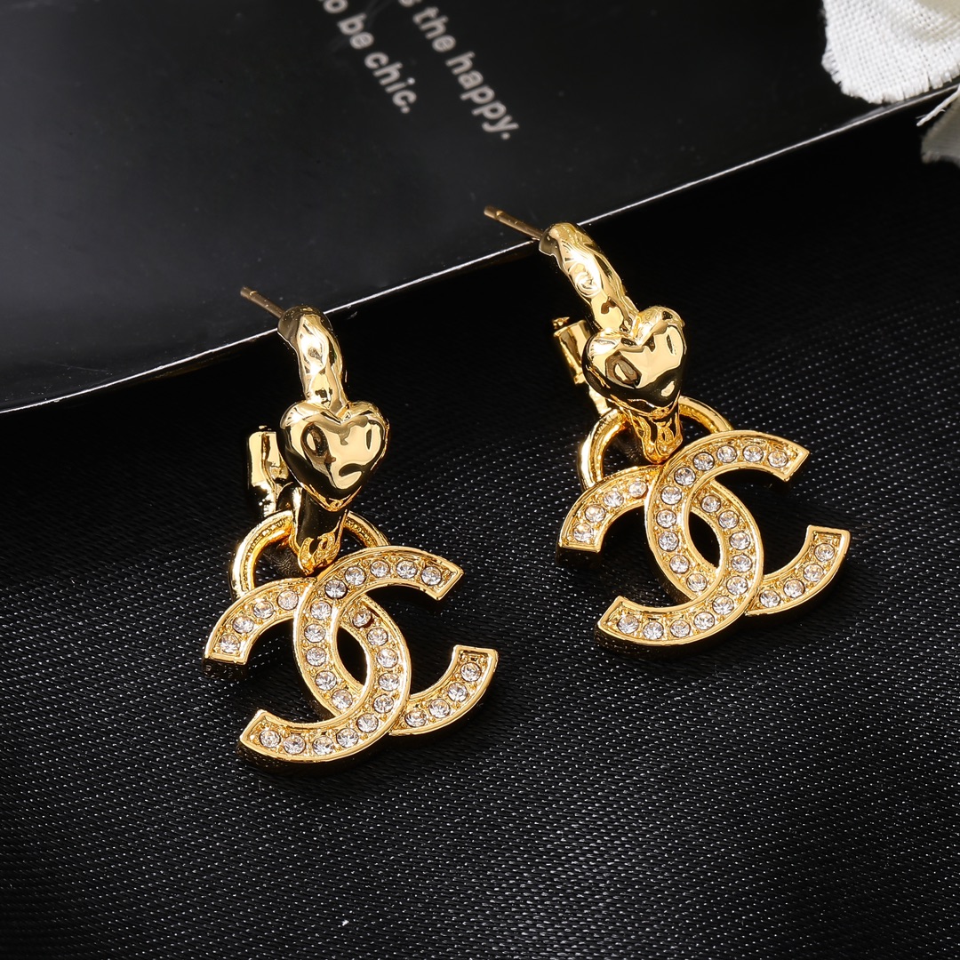 CCE110 Chanel Metal gold heart with crystal cc logo earrings - ccjewelryacc