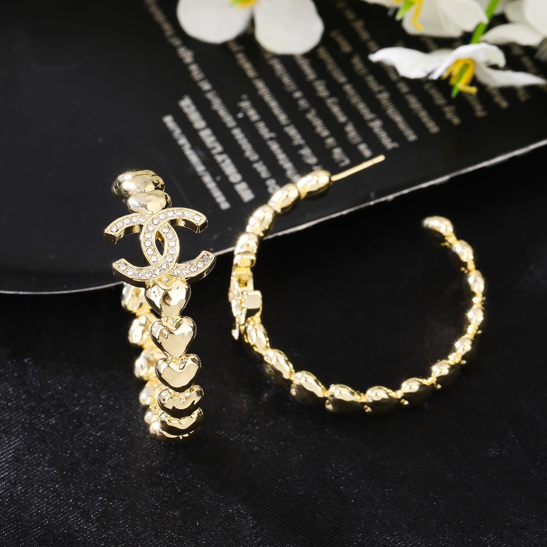 CCE051 Chanel metal gold heart hook earring - ccjewelryacc