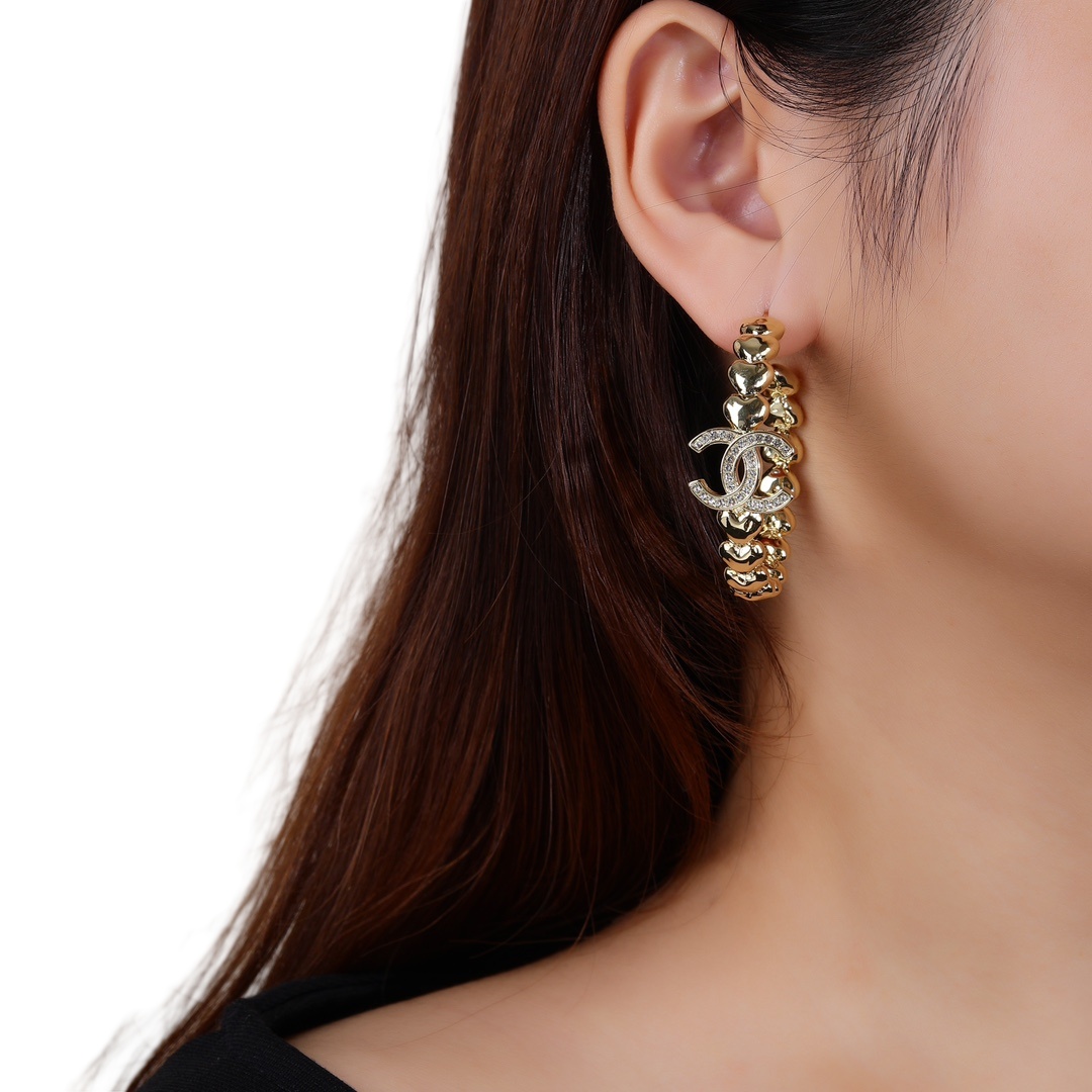 CCE051 Chanel metal gold heart hook earring - ccjewelryacc