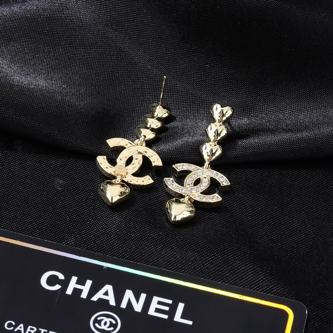 CCE110 Chanel Metal gold heart with crystal cc logo earrings - ccjewelryacc