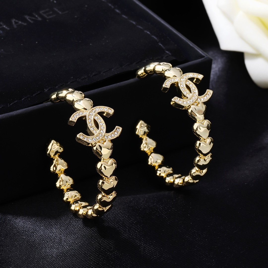CCE051 Chanel metal gold heart hook earring - ccjewelryacc