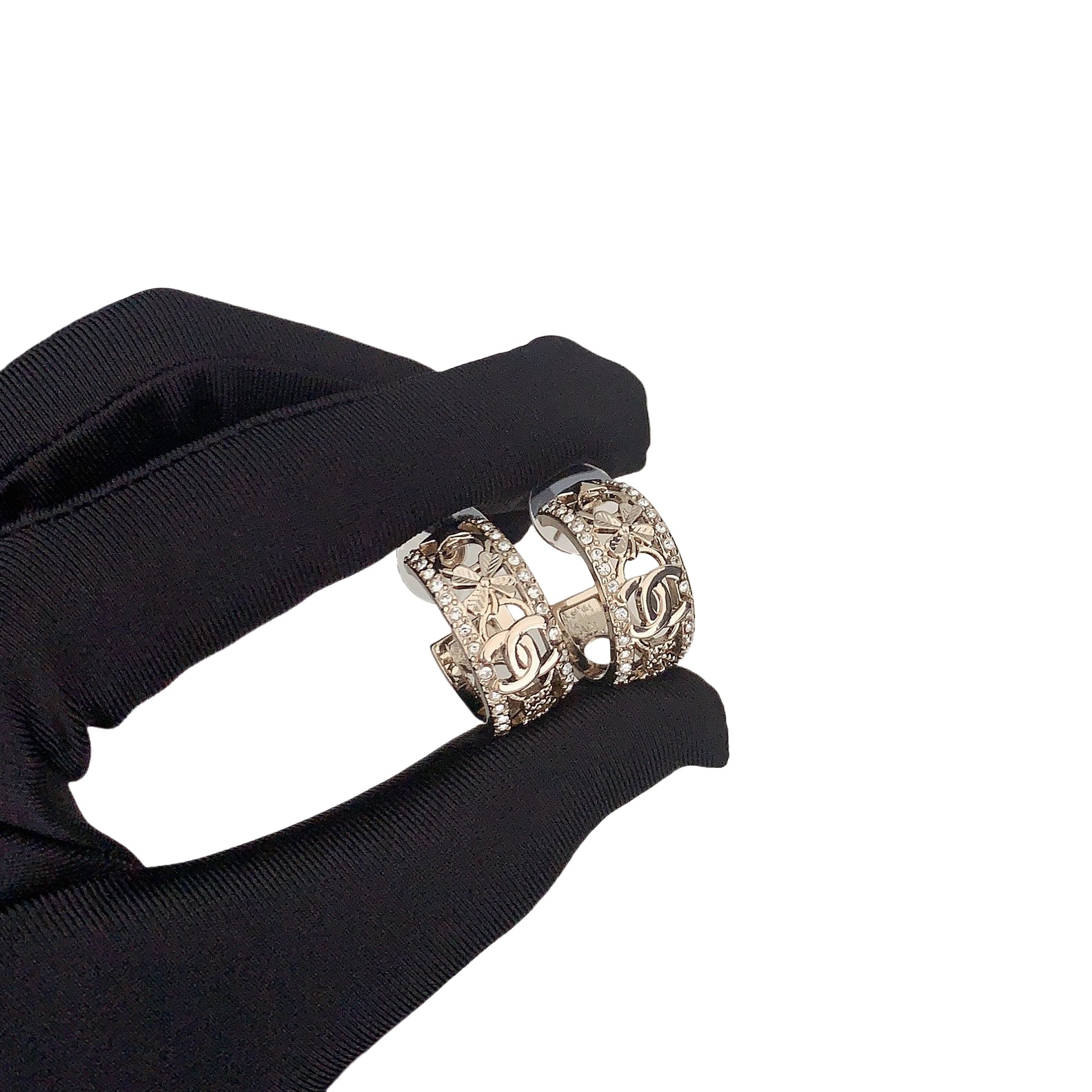 CCE064 Chanel metal crystal clover no 5 and CC logo hook earring - ccjewelryacc