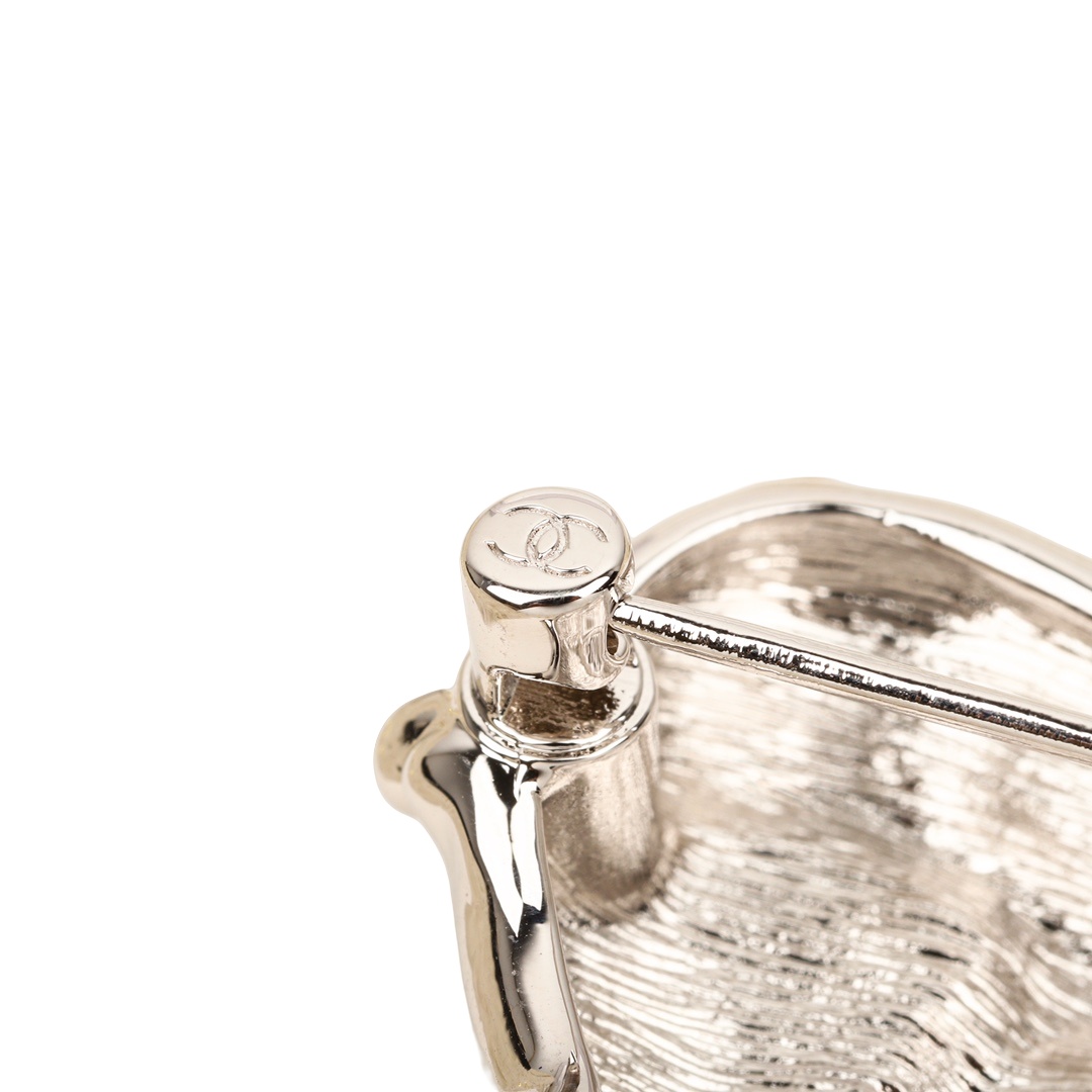 BCB535  24P Chanel metal Anchor heart Brooch pin - ccjewelryacc