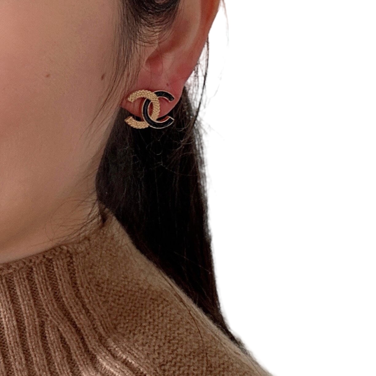 CCE290 Chanel 24p metal gold embossment and black enamel asymmetry CC logo stud Earring - ccjewelryacc