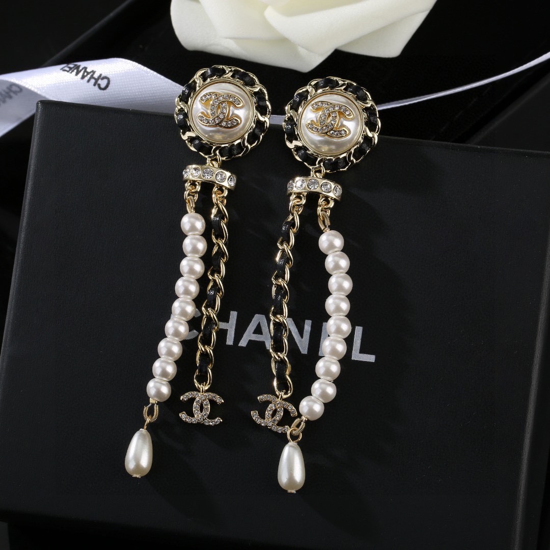 CCE040 Chanel metal leather and pearls tassel earrings - ccjewelryacc