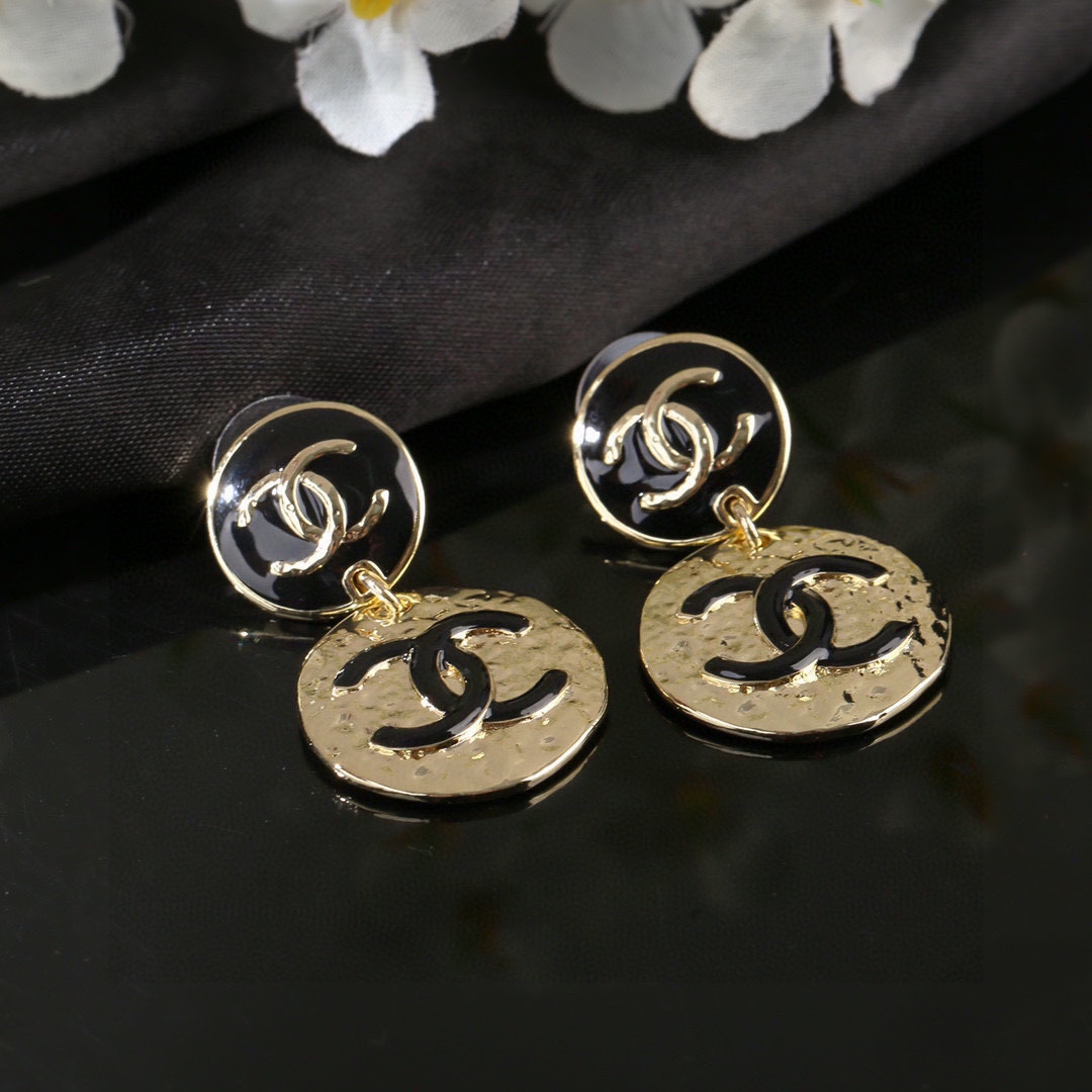 CCE046 Chanel metal enamel and embossment drop earrings - ccjewelryacc