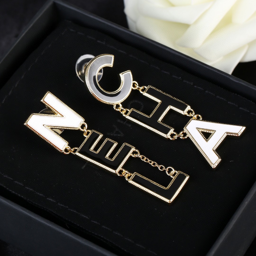 CCE044 Black and white enamel chain letters drop earrings - ccjewelryacc