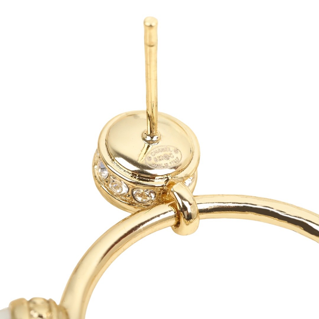 CCE563 Chanel Stud earrings with curved rivets - ccjewelryacc