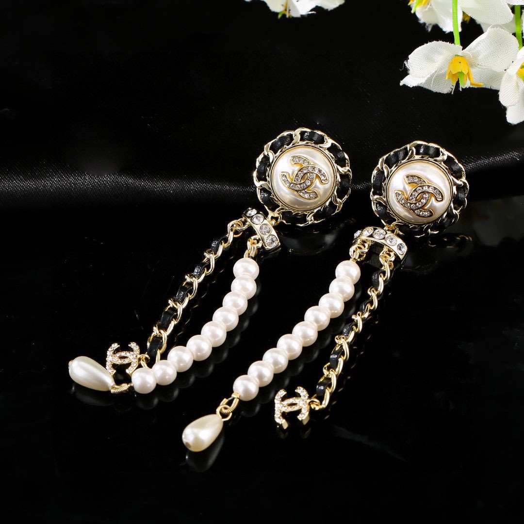 CCE040 Chanel metal leather and pearls tassel earrings - ccjewelryacc