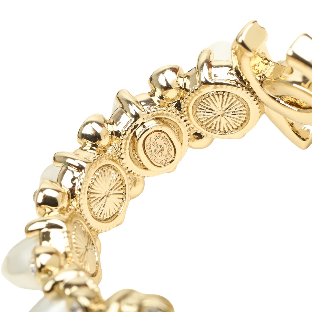 CCE563 Chanel Stud earrings with curved rivets - ccjewelryacc