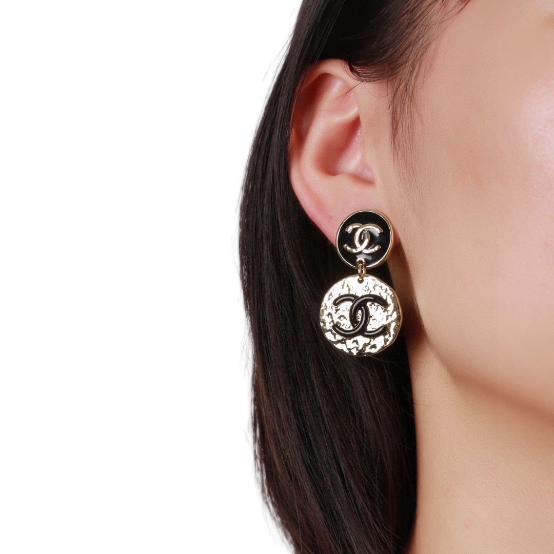 CCE046 Chanel metal enamel and embossment drop earrings - ccjewelryacc