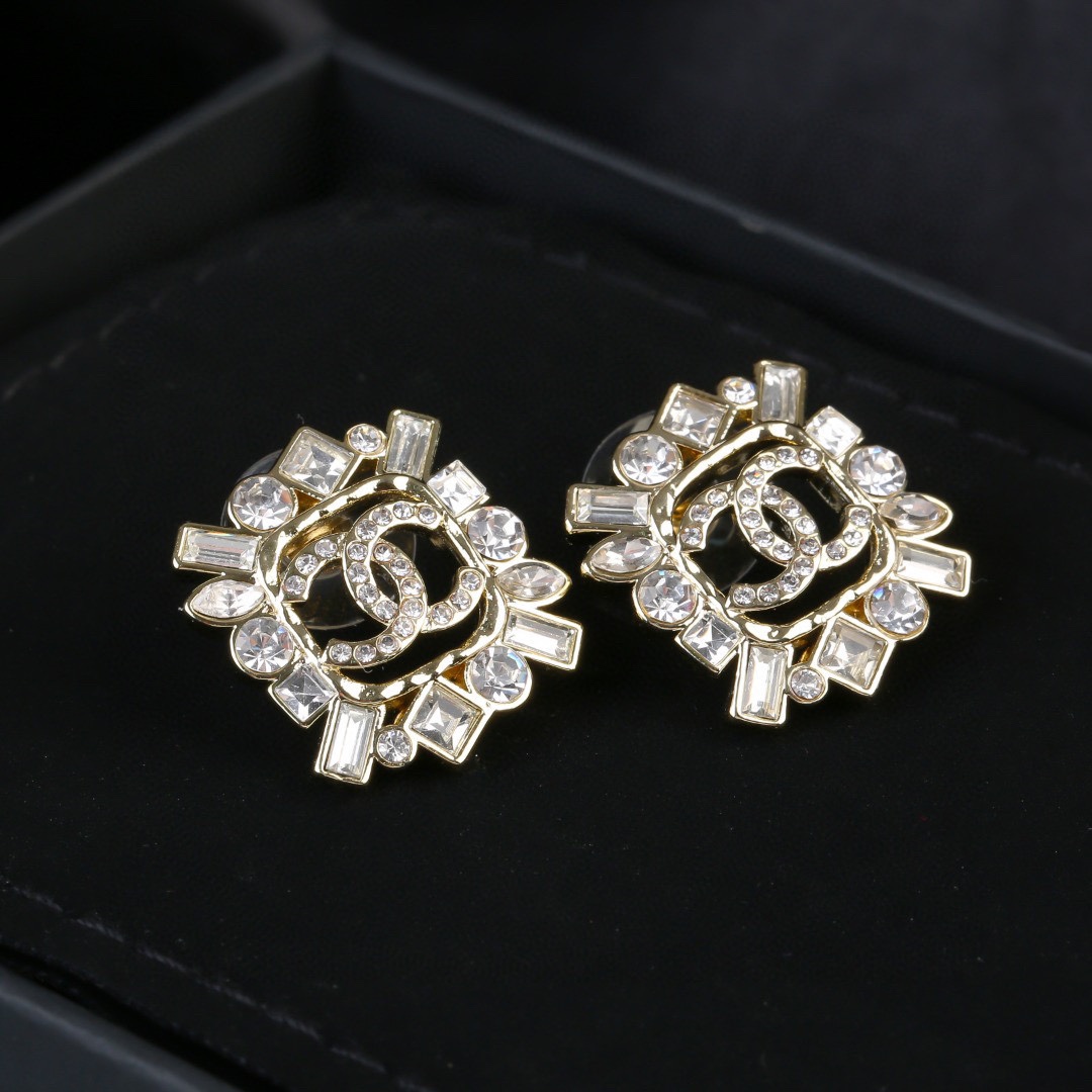 CCE187 Chanel 23c Baroco style crystal stud earring - ccjewelryacc